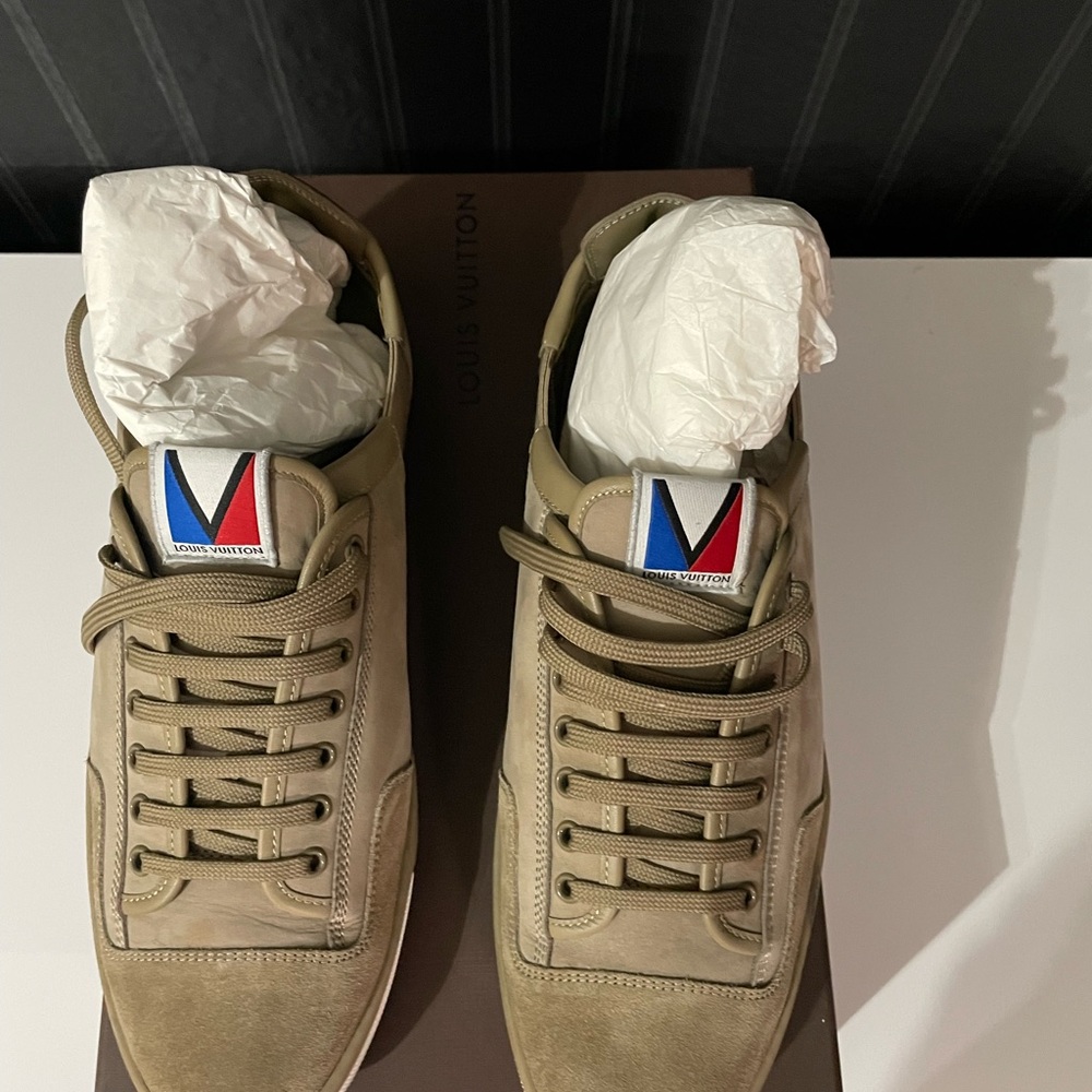 Louis Vuitton Beige Men's Sneakers - Picture 3 of 4